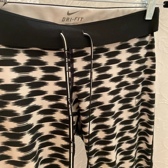NWOT Nike Leggings - Picture 6 of 8